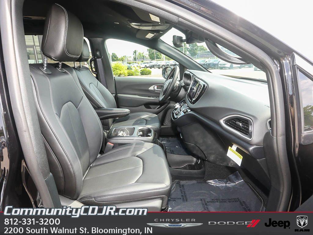 new 2025 Chrysler Voyager car, priced at $35,392