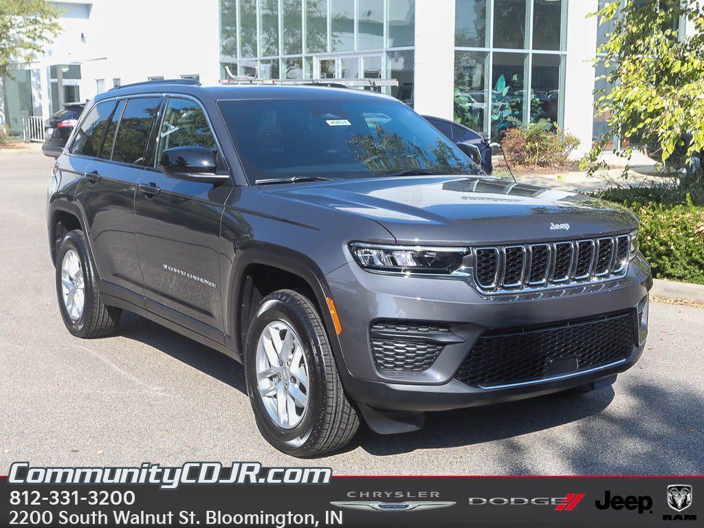 new 2025 Jeep Grand Cherokee car, priced at $42,000