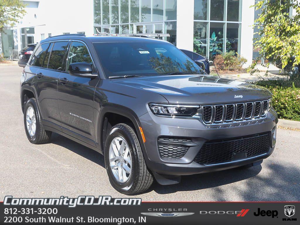 new 2025 Jeep Grand Cherokee car, priced at $42,000