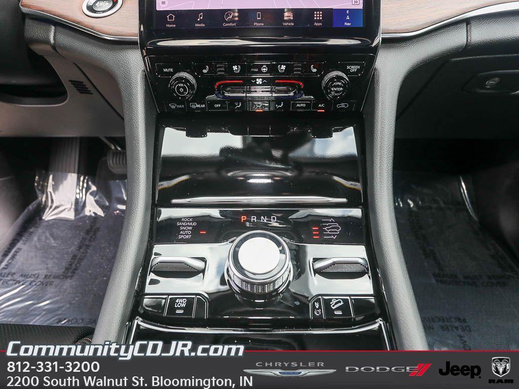 new 2025 Jeep Grand Cherokee L car, priced at $61,929