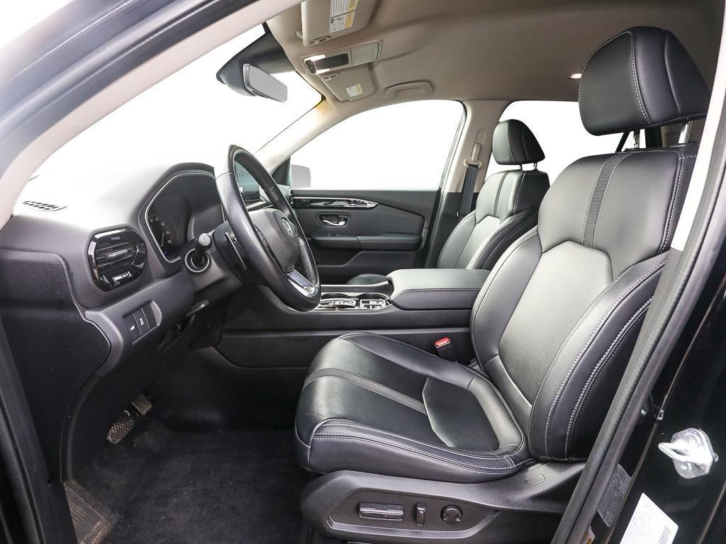 used 2023 Honda Pilot car, priced at $34,000