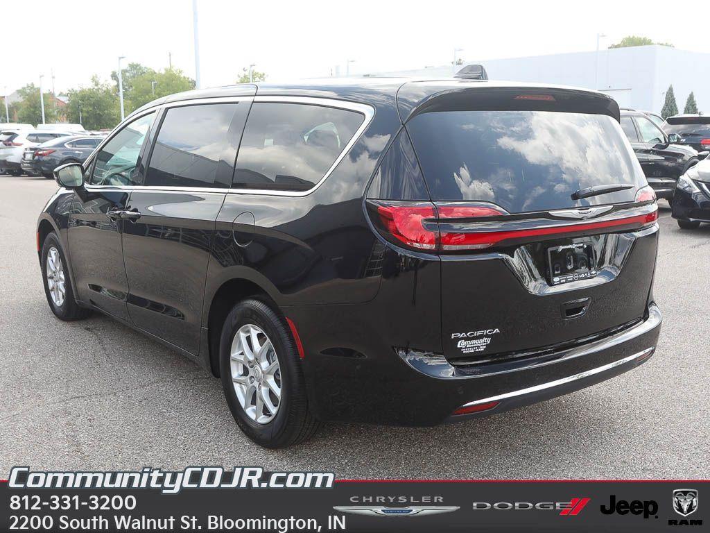 new 2025 Chrysler Pacifica car, priced at $40,000
