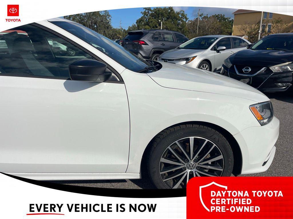 used 2015 Volkswagen Jetta car, priced at $10,000