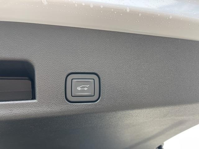 new 2026 Chevrolet Traverse car, priced at $56,394