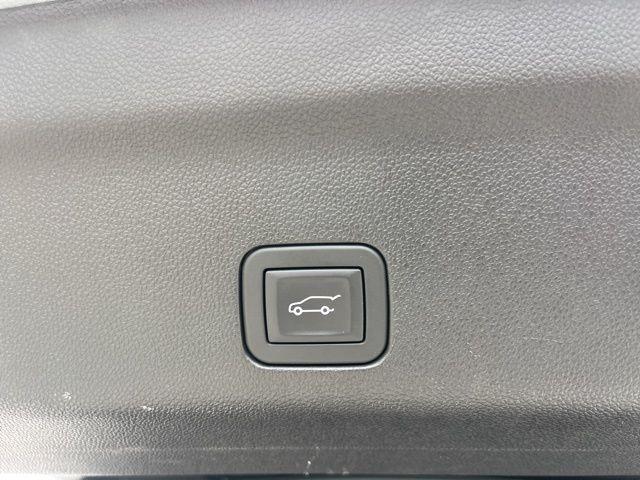 used 2025 GMC Yukon car, priced at $70,490