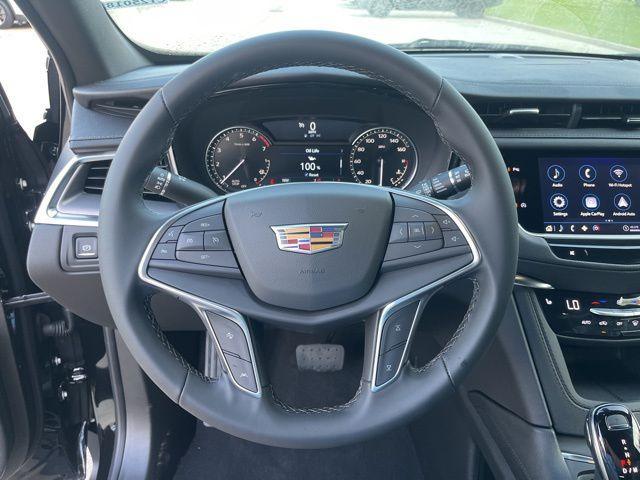 new 2025 Cadillac XT5 car, priced at $41,935
