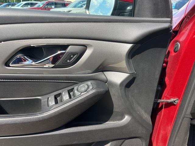 used 2023 Chevrolet Traverse car, priced at $26,490