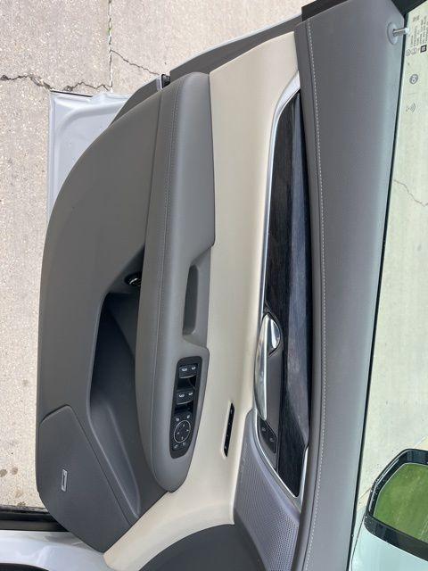 used 2023 Cadillac XT6 car, priced at $34,490