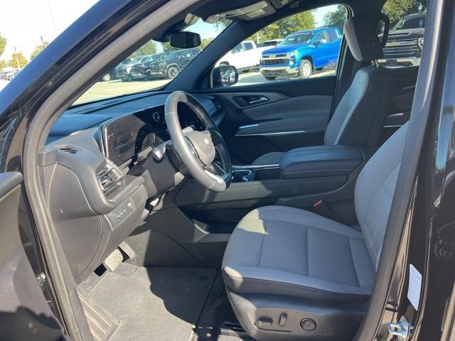 used 2025 Chevrolet Traverse car, priced at $37,990