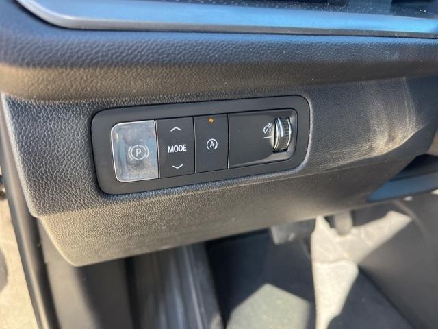 used 2025 Chevrolet Traverse car, priced at $37,990