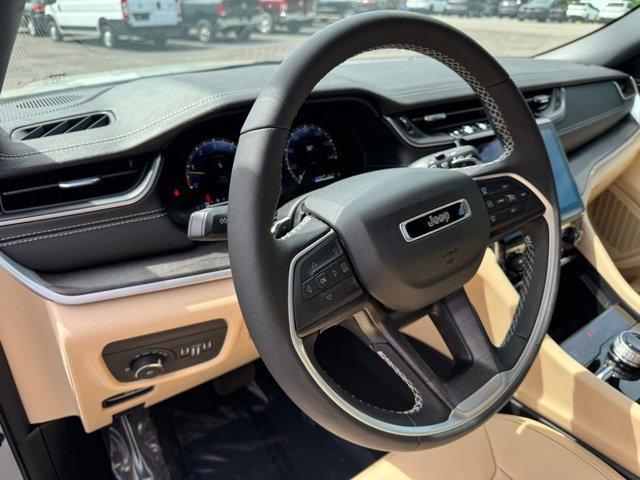 new 2025 Jeep Grand Cherokee car, priced at $49,198