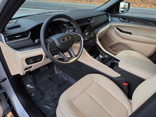 new 2025 Jeep Grand Cherokee car