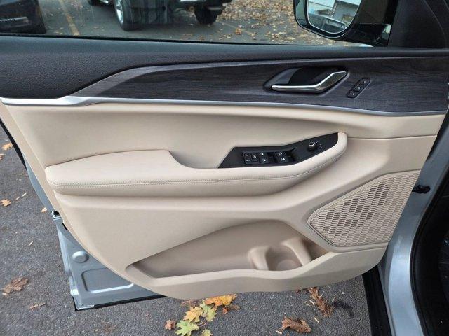 new 2025 Jeep Grand Cherokee car