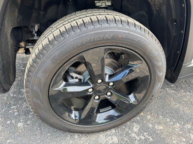 new 2025 Jeep Grand Cherokee car, priced at $49,198