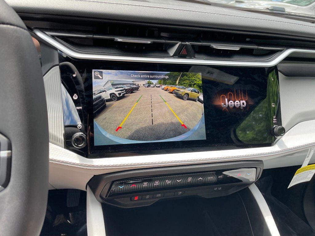 new 2026 Jeep Cherokee car, priced at $42,895