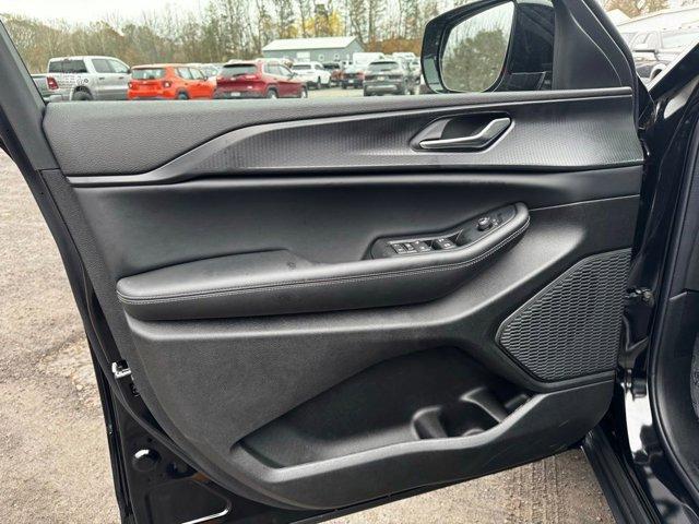 new 2025 Jeep Grand Cherokee car, priced at $48,150