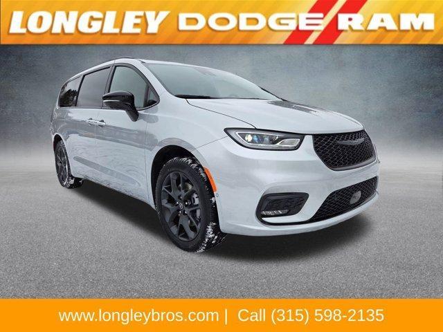 new 2026 Chrysler Pacifica car, priced at $58,455