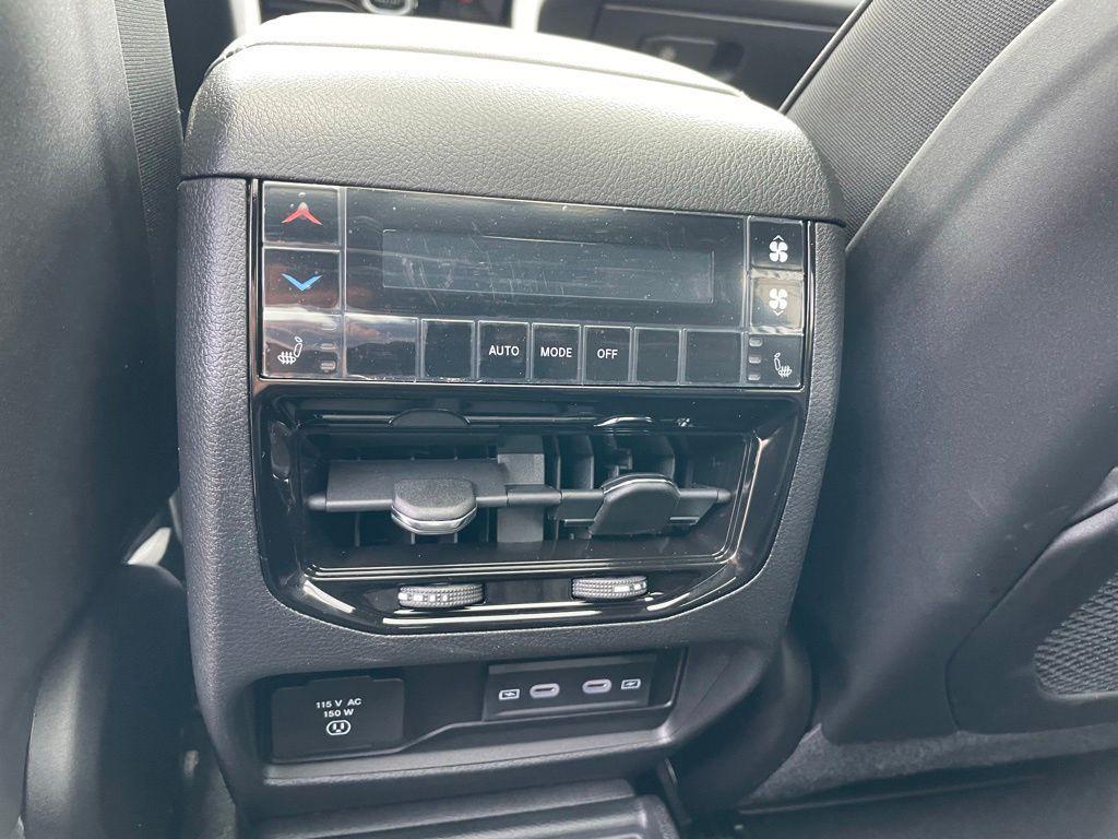 new 2026 Jeep Grand Cherokee L car, priced at $52,580