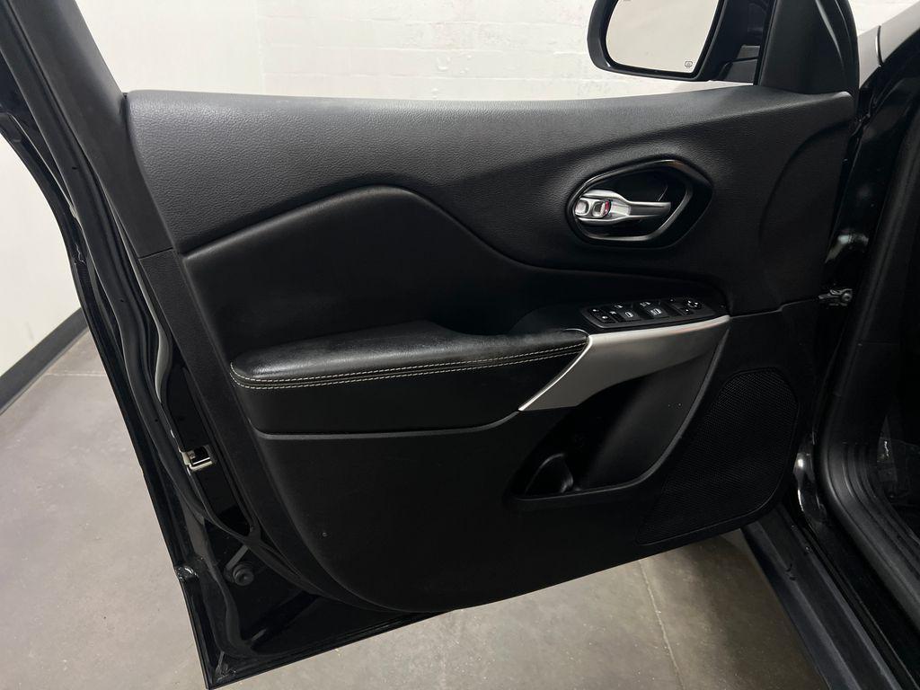 used 2022 Jeep Cherokee car, priced at $23,792
