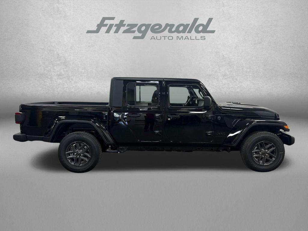 new 2025 Jeep Gladiator car, priced at $43,664