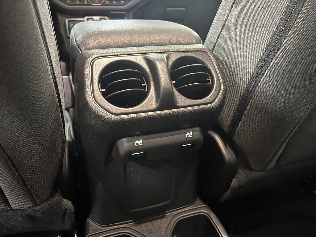 new 2025 Jeep Gladiator car, priced at $43,664