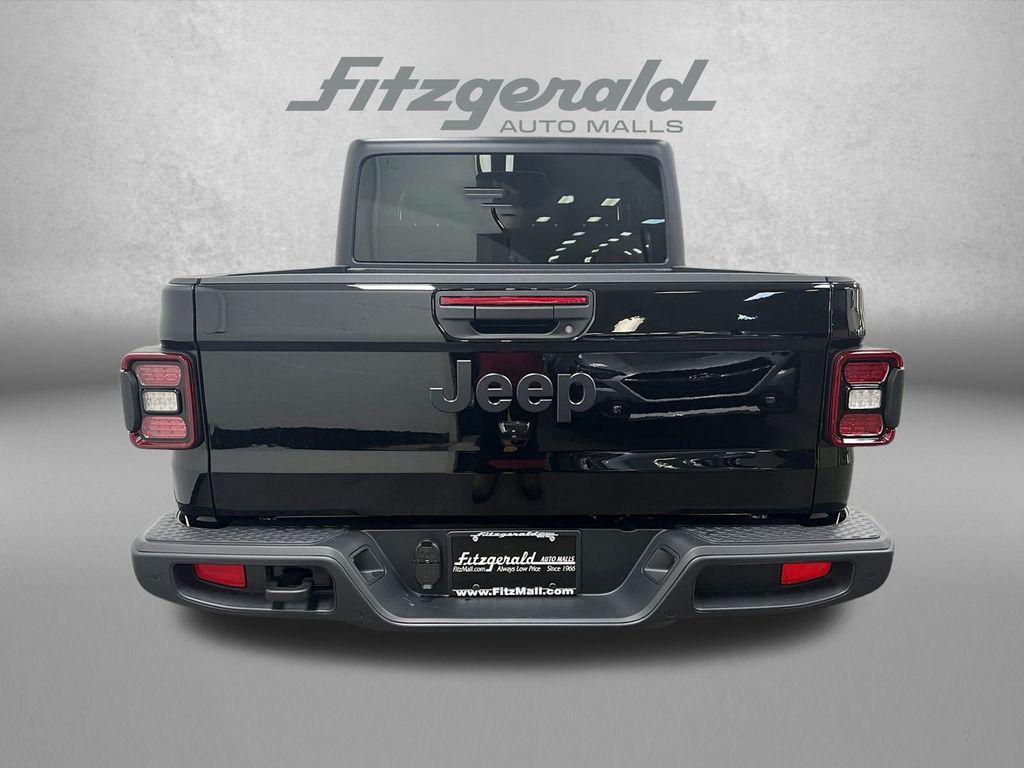 new 2025 Jeep Gladiator car, priced at $43,664