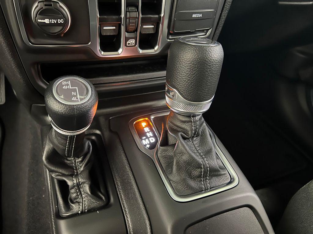 new 2025 Jeep Gladiator car, priced at $43,664