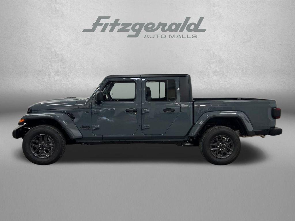 new 2025 Jeep Gladiator car, priced at $43,664