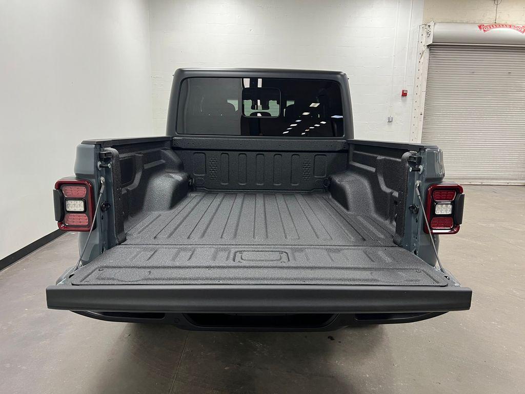 new 2025 Jeep Gladiator car, priced at $43,664