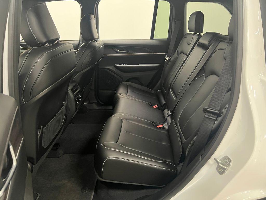 new 2025 Jeep Grand Cherokee car, priced at $41,684