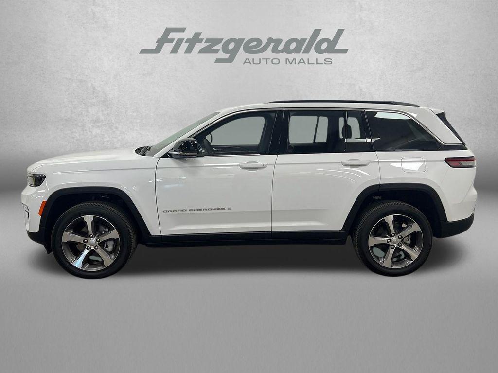 new 2025 Jeep Grand Cherokee car, priced at $41,684