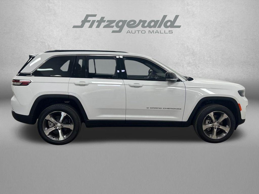 new 2025 Jeep Grand Cherokee car, priced at $41,684