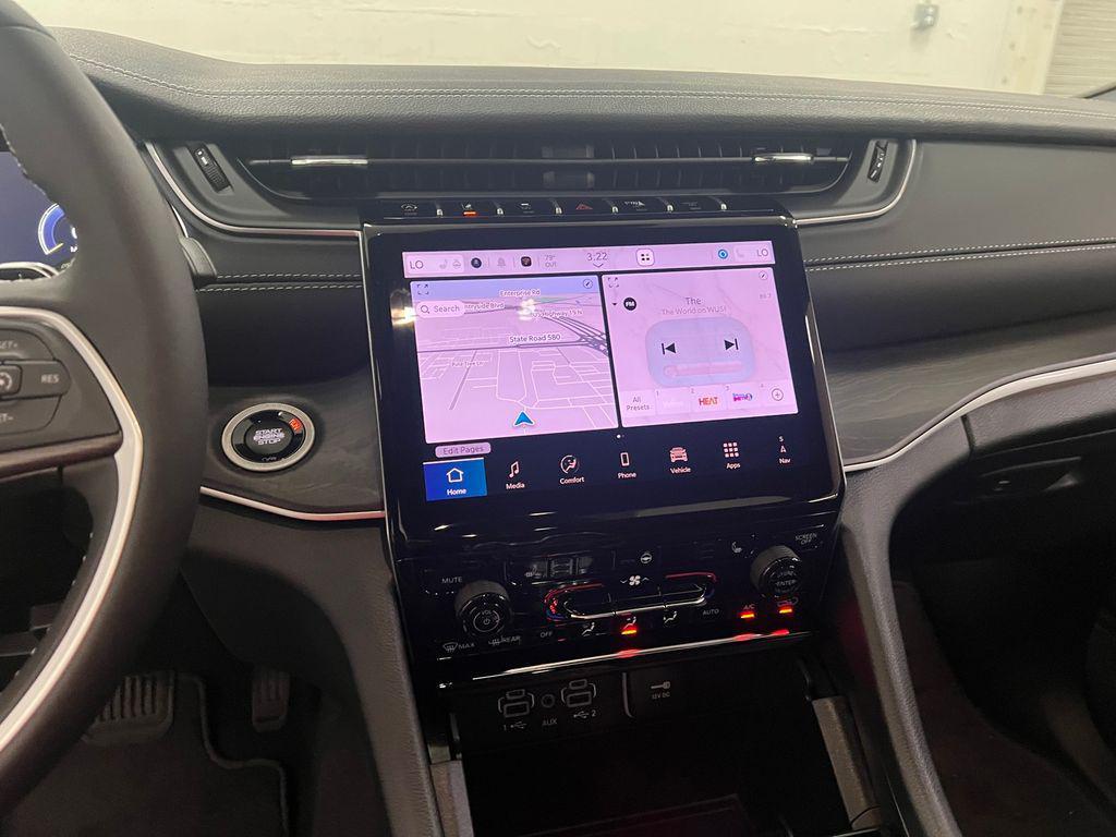 new 2025 Jeep Grand Cherokee car, priced at $41,684