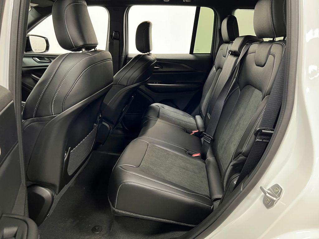 new 2025 Jeep Grand Cherokee car, priced at $41,030