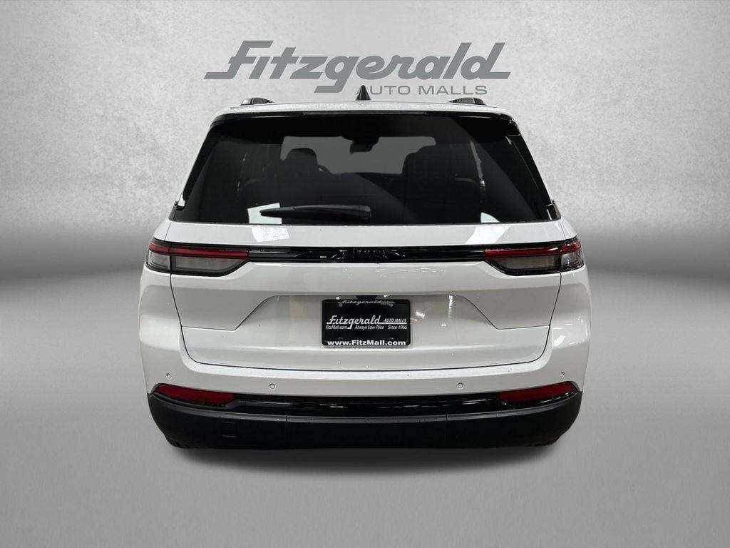 new 2025 Jeep Grand Cherokee car, priced at $41,030