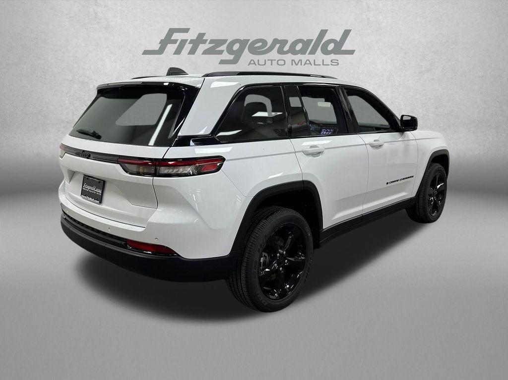 new 2025 Jeep Grand Cherokee car, priced at $41,030