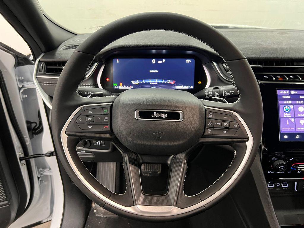 new 2025 Jeep Grand Cherokee car, priced at $41,030