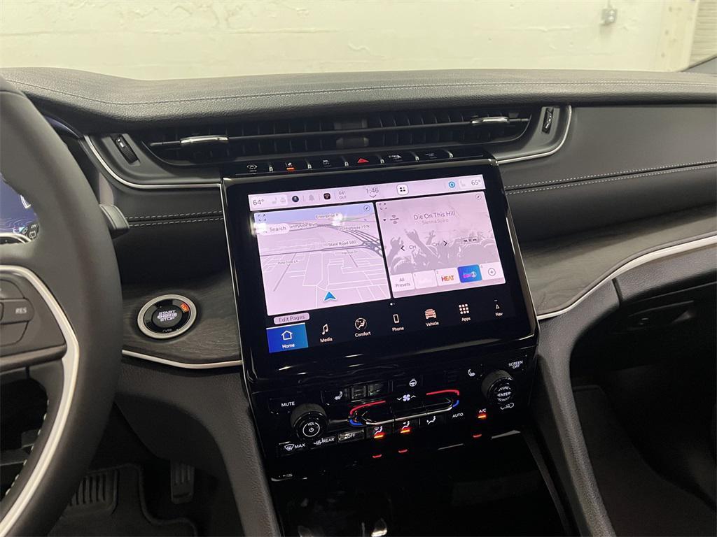 new 2025 Jeep Grand Cherokee car, priced at $43,400