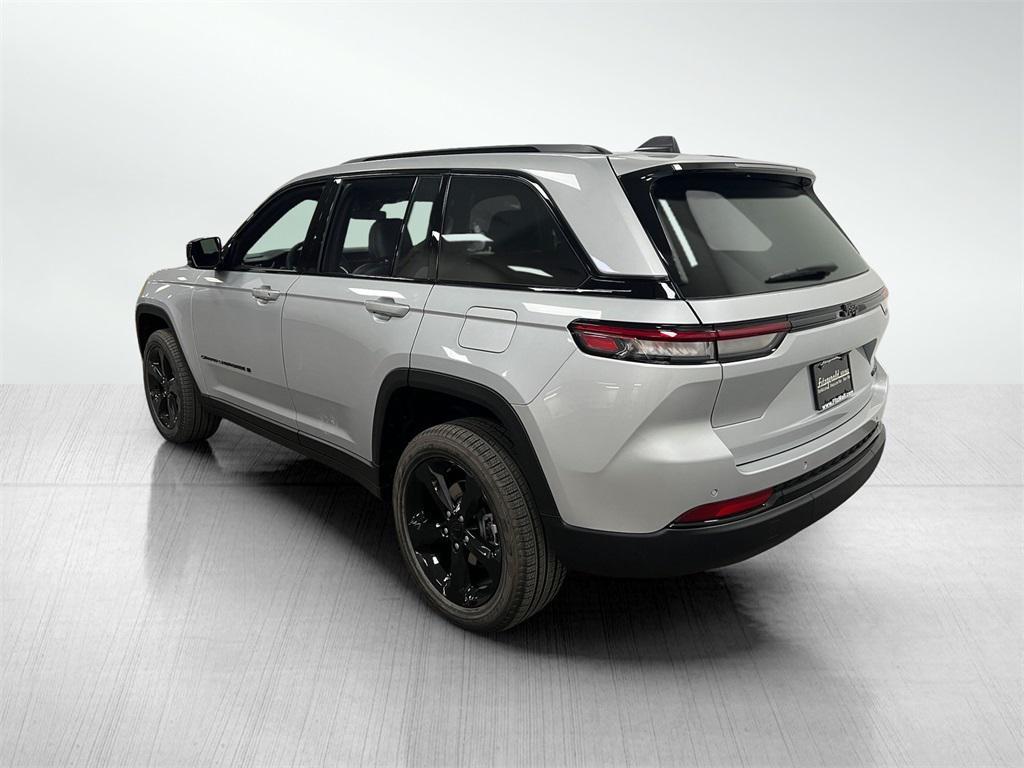 new 2025 Jeep Grand Cherokee car, priced at $43,400