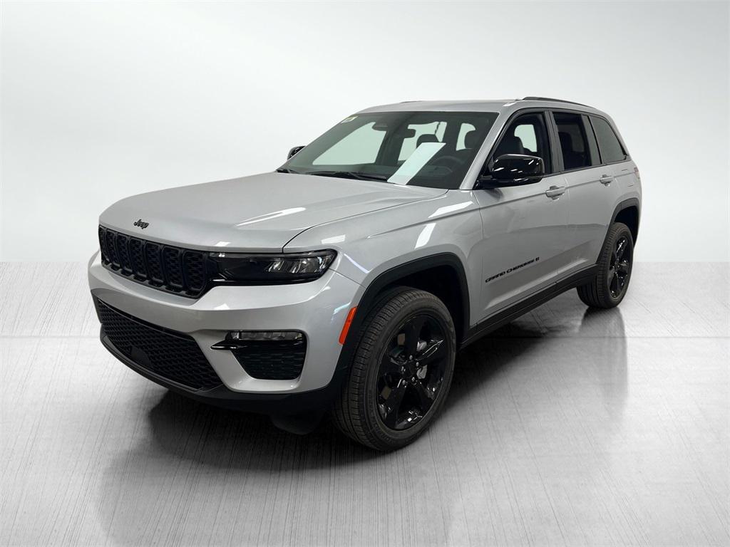 new 2025 Jeep Grand Cherokee car, priced at $43,400