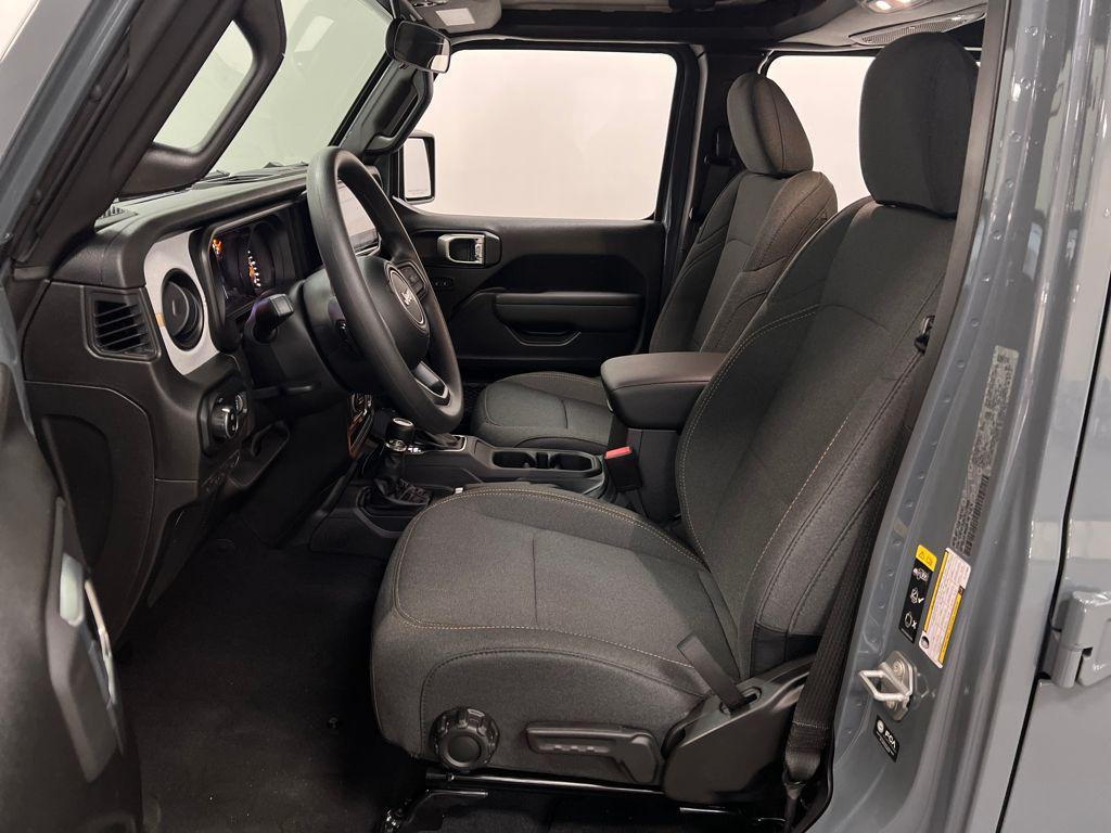 new 2026 Jeep Gladiator car, priced at $40,661