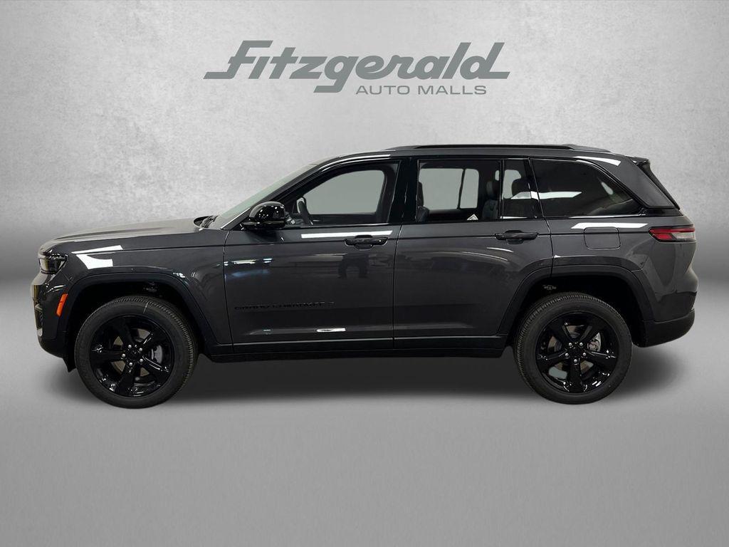 new 2025 Jeep Grand Cherokee car, priced at $41,566