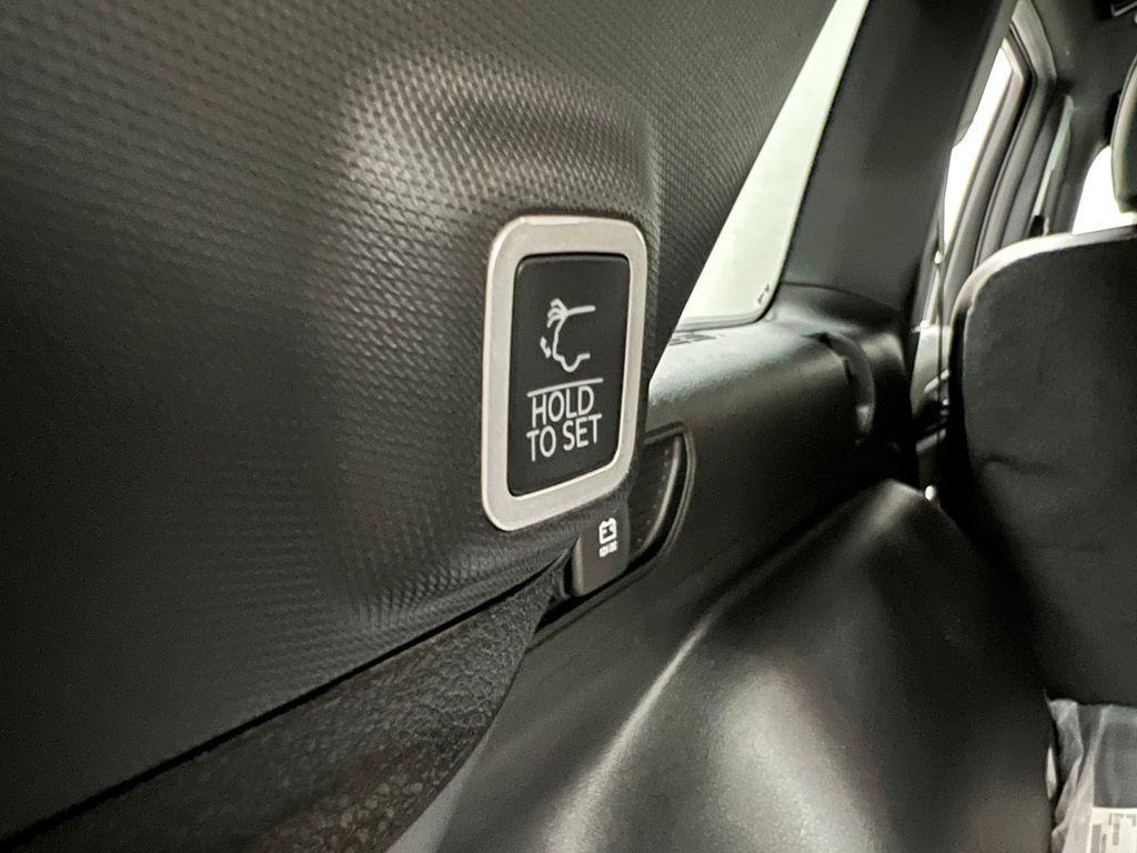 new 2025 Jeep Grand Cherokee car, priced at $41,566