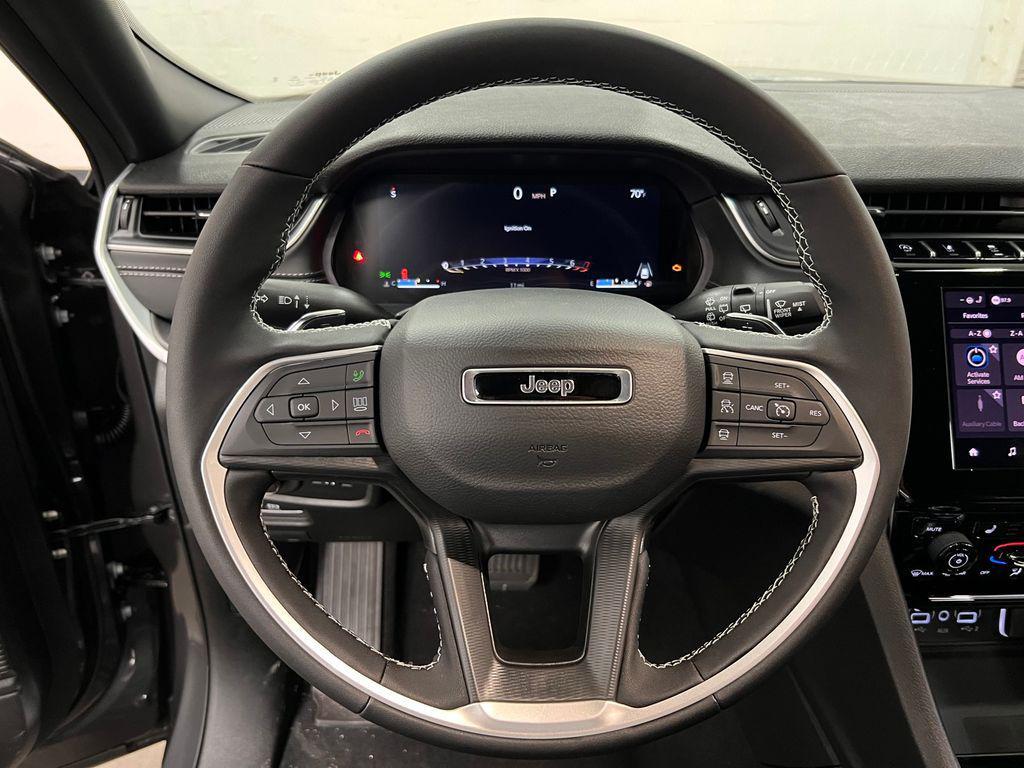 new 2025 Jeep Grand Cherokee car, priced at $41,566