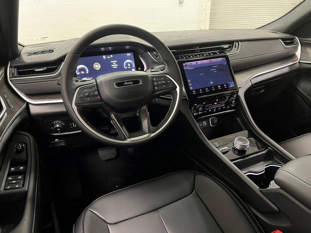 new 2025 Jeep Grand Cherokee car, priced at $45,060