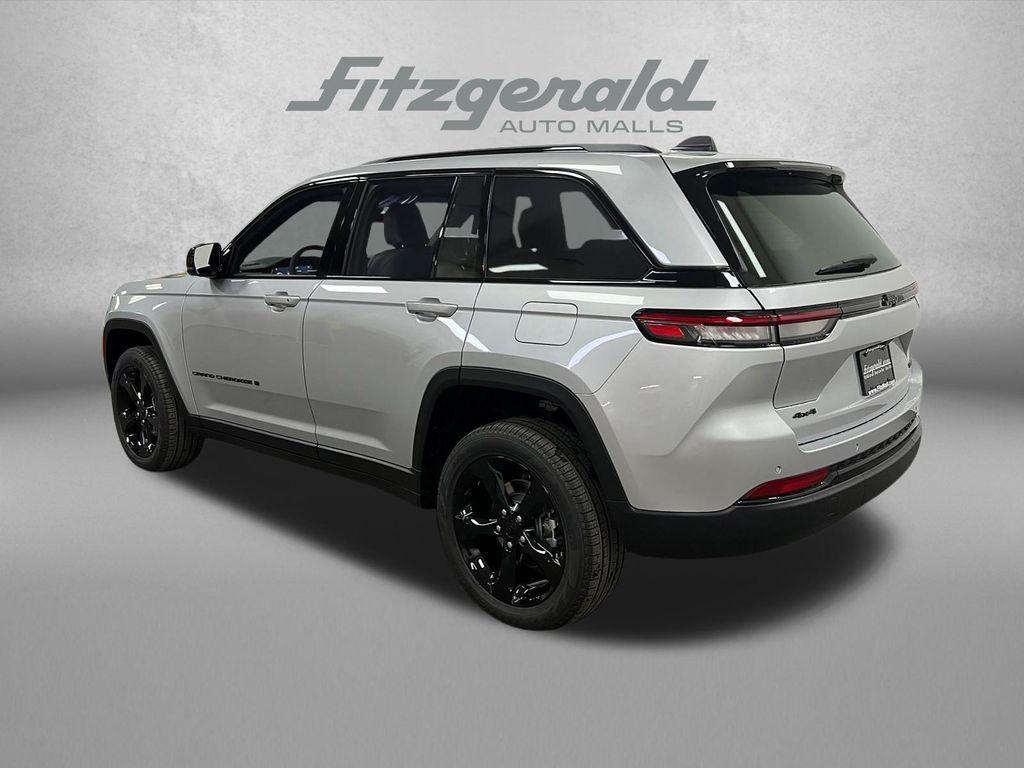 new 2025 Jeep Grand Cherokee car, priced at $45,060