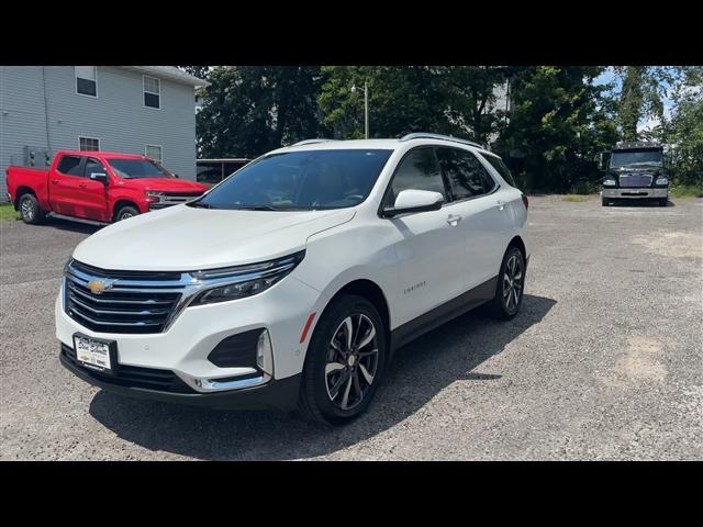 2022 Iridescent Pearl Tricoat Chevrolet Equinox