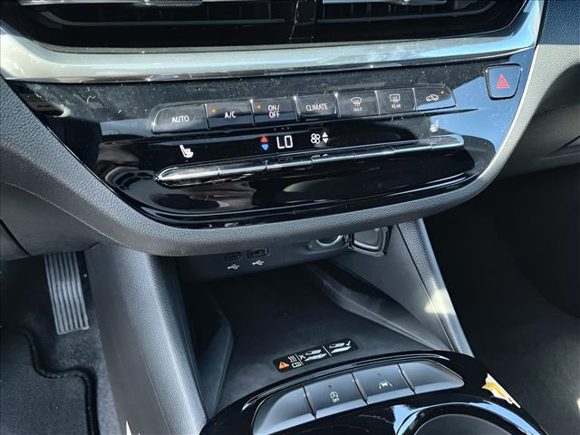 new 2025 Buick Envista car, priced at $26,588