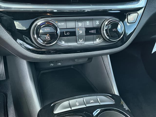 new 2025 Buick Envista car, priced at $26,549