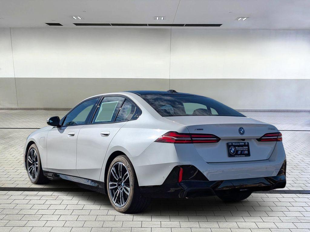 new 2026 BMW 550e car